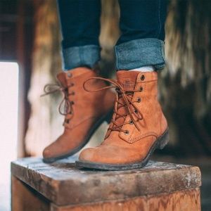 Kodiak Jaya Waterproof Leather Boots, Size 9